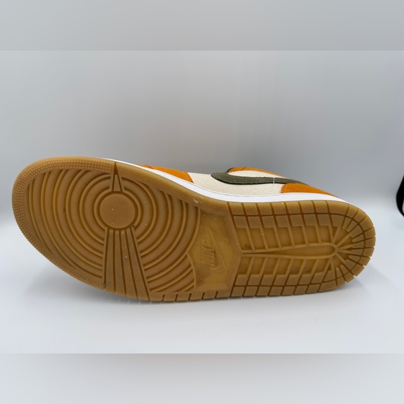 Nike Men’s Air Jordan 1 Low SE 'Light Curry', SIZE: 11.5 - Picture 13 of 15